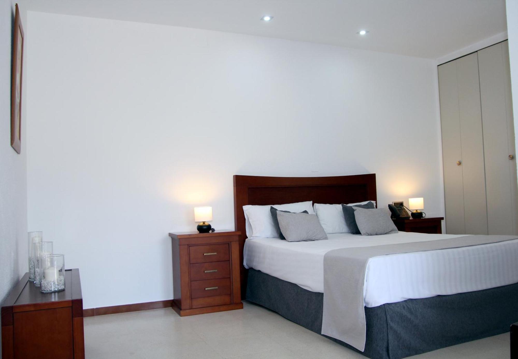 Hospedium Hotel Blu Torre De Sevilla Torre de la Reina Eksteriør billede